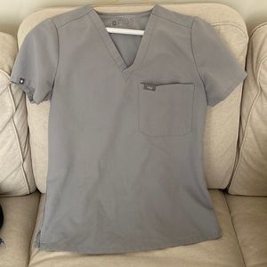 FIGS Catarina top - cement gray